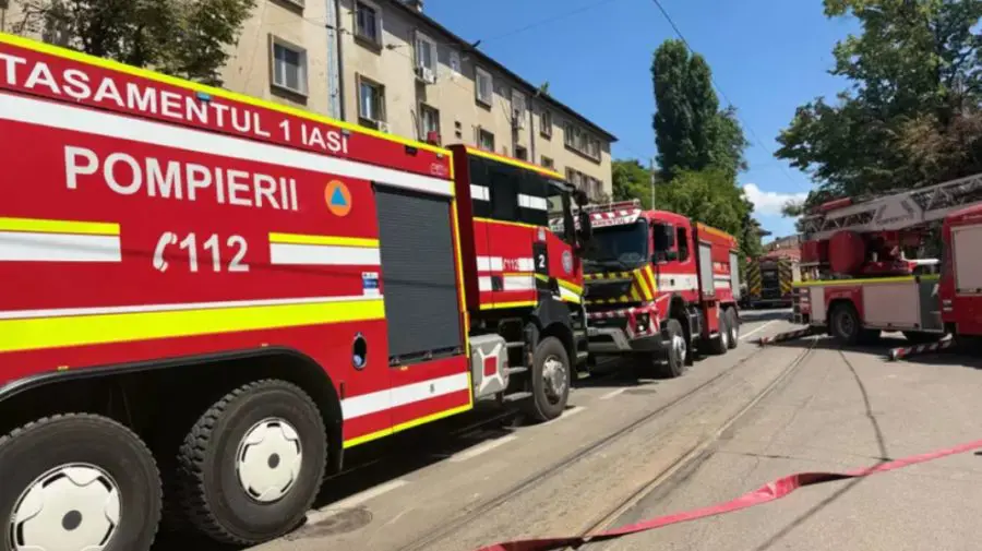 VIDEO Incendiu la o maternitate din Iași. Mame care tocmai au născut, evacuate de urgență în curtea spitalului