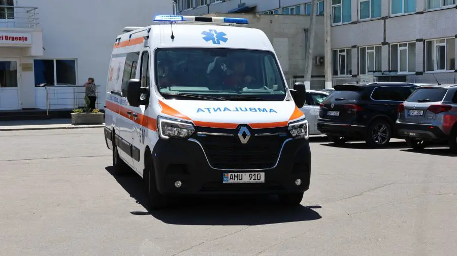 Canicula face victime. 13 persoane cu insolații au avut nevoie de ajutorul medicilor