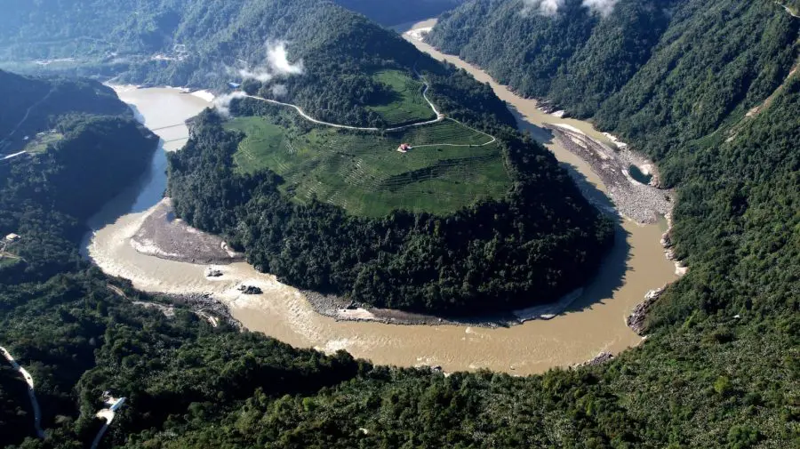 China a început construcția celui mai mare baraj hidroenergetic din lume