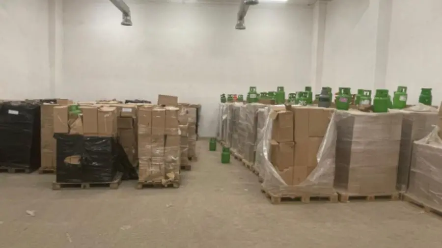 VIDEO Contrabandă cu freon de peste 600.000 de lei, deconspirată de oamenii legii: doi arestați și șapte percheziții