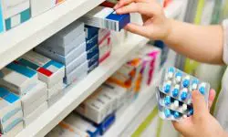 Mai puține medicamente în farmacii și prețuri mai mari. Ce arată analiza Ministerului Sănătății