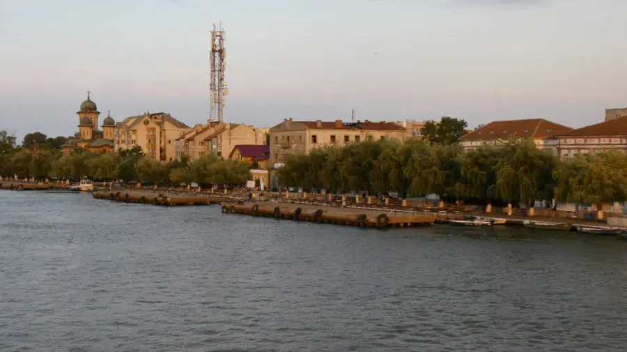 O barcă cu 13 persoane s-a răsturnat pe Dunăre: patru victime, printre care un copil