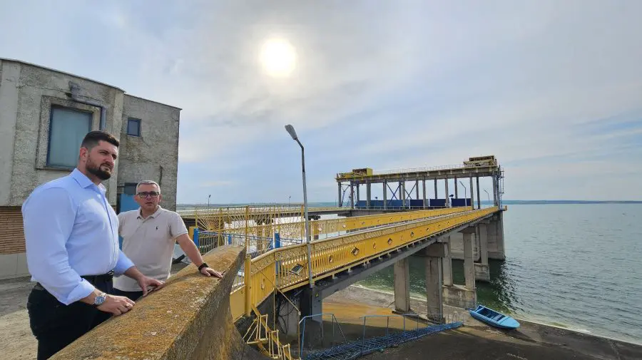 Planurile futuristice pentru Costești, prezentate lui Junghietu: Se vrea un parc fotovoltaic plutitor și altul eolian