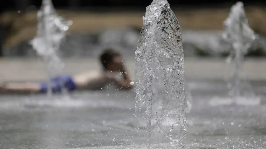 Canicula persistă în toată țara: Cer variabil și temperaturi de până la +35°C