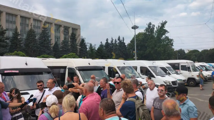 Transportatorii din țară au ieșit la protest: Ce îi nemulțumește