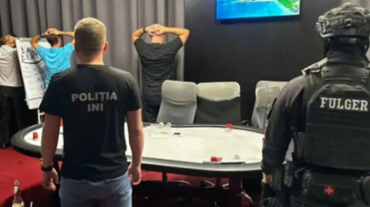 VIDEO Descinderi cu mascați la un cazinou ilegal din Chișinău. Mai multe persoane, reținute