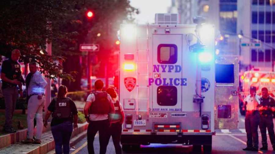 Un bărbat a împușcat mortal patru persoane într-un zgârie-nori din New York, apoi s-a sinucis