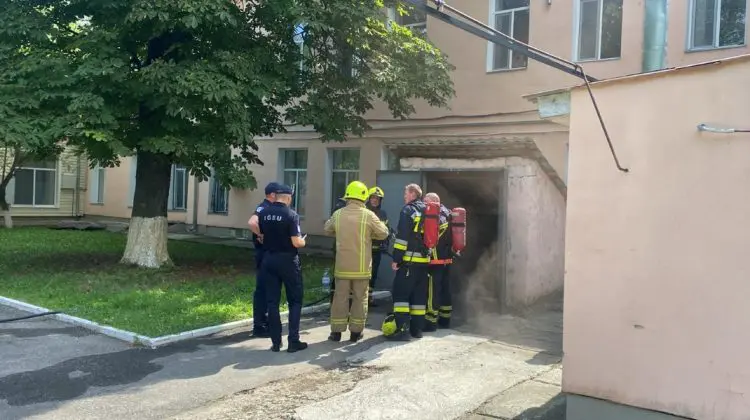 Incendiu puternic la Spitalul Raional Ungheni. 26 de persoane au fost evacuate în siguranță