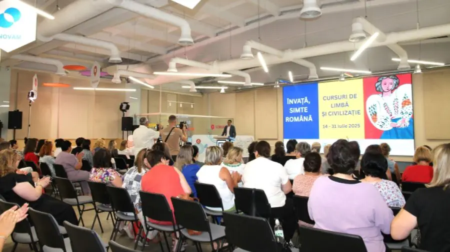 Profesori din școlile alolingve, la cursuri de limbă română la Universitatea din Iași. Câți vor participa