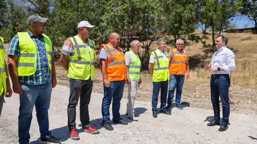 Premierul Dorin Recean a inspectat lucrările de reparație a drumului R26 Bender – Căușeni – Cimișlia