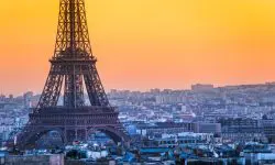 Directorul Turnului Eiffel demisionează după scandalul excluderii angajatelor în timpul vizitei unui grup hindus