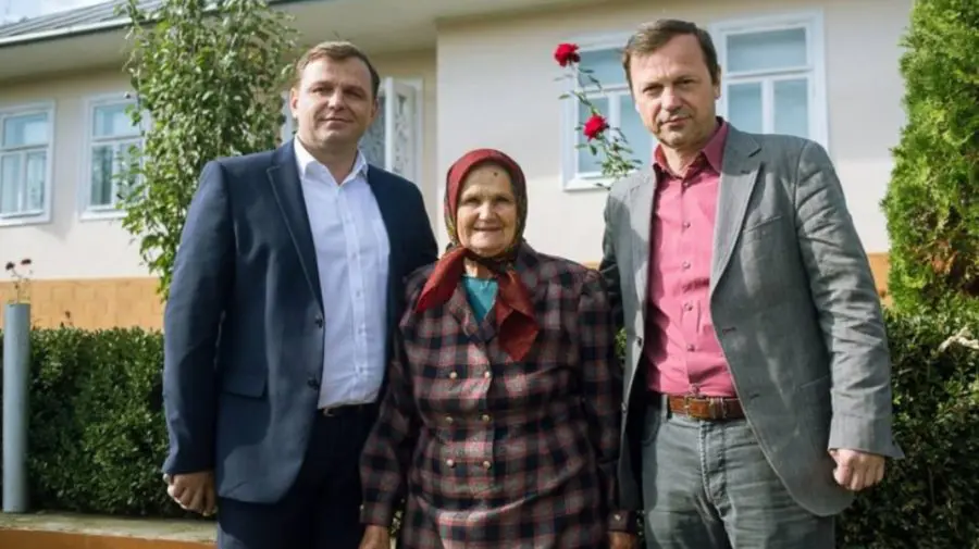 Frații Andrei și Vasile Năstase, îndurerați după pierderea mamei. Mesajele lor pe rețelele sociale