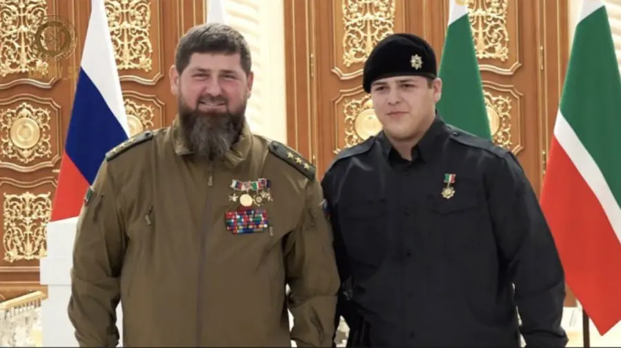 Fiul cel mic al lui Kadîrov, în semifinala concursului „Cecenii au talent”. A dansat lezginka pe scenă