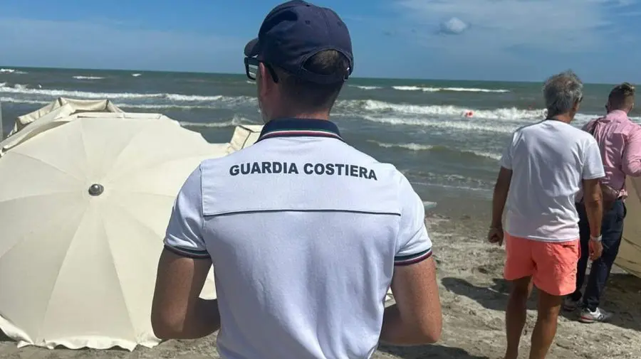 Tragedie pe o plajă din Italia! Un turist moldovean a murit după ce i s-a făcut rău în apă