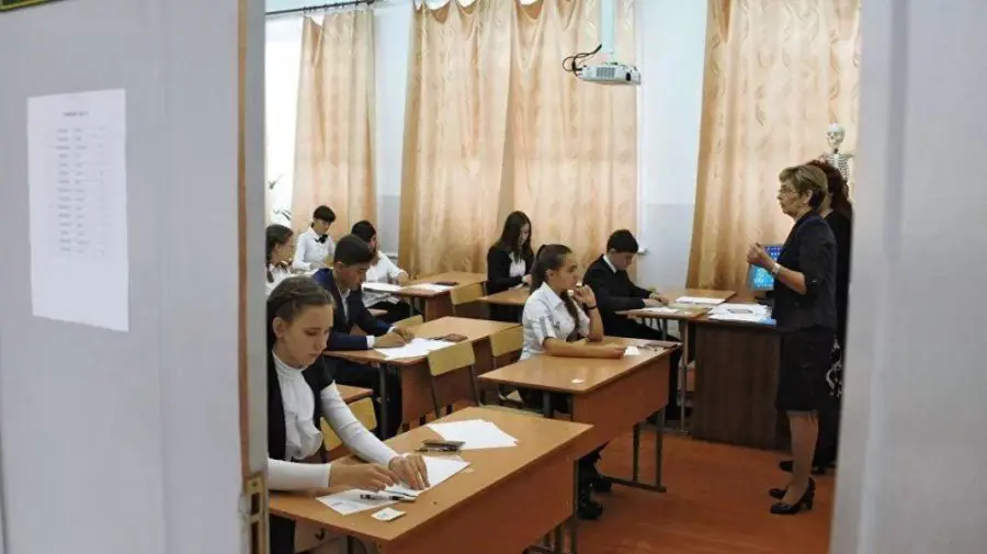 Peste 70 de şcoli din Moscova vor preda limba chineză în noul an şcolar