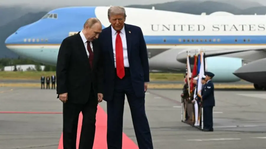 Întâlnirea dintre Donald Trump și Vladimir Putin în imagini. Cum au reacționat cei doi când s-au văzut