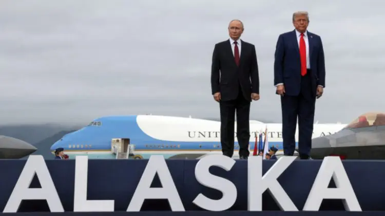 Rusia: un om de afaceri cere înregistrarea mărcii „Întâlnire în Alaska”, inspirată de summitul Putin-Trump