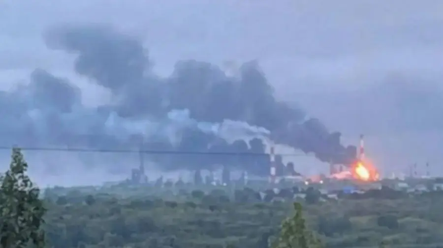 (VIDEO) O rafinărie Rosneft a fost lovită de drone ucrainene în regiunea Samara