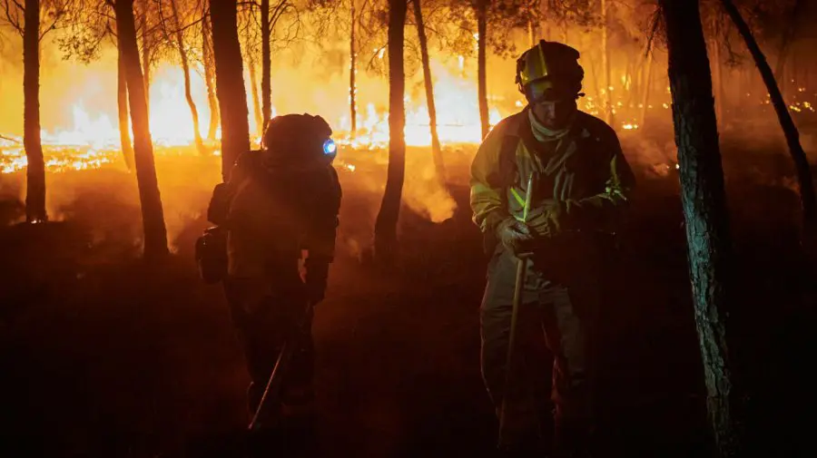 Catastrofă naturală în vestul Europei: Zeci de incendii, victime și pagube masive