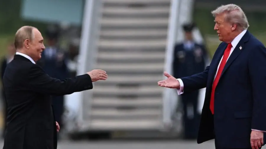 Trump afirmă că a discutat cu Putin despre dezarmarea nucleară a Rusiei. „Este un joc foarte mare”