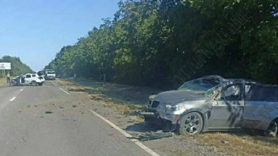 VIDEO Au scăpat ca prin urechile acului! Doi șoferi, implicați într-un accident grav la Rîbnița