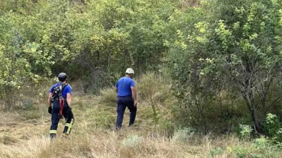 VIDEO Intervenție de salvare în Chișinău. Un bărbat a fost salvat dintr-o prăpastie de 15 metri