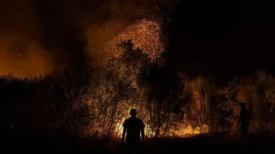 Un adolescent a provocat intenționat mai multe incendii. Era supărat pe notele de la școală
