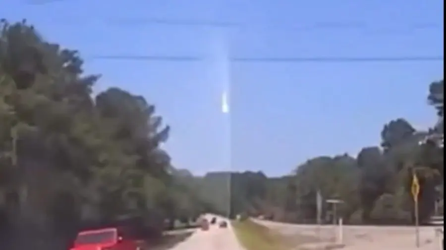 VIDEO Un meteorit a lovit o casă din SUA. Experții susțin că e mai vechi decât Pământul
