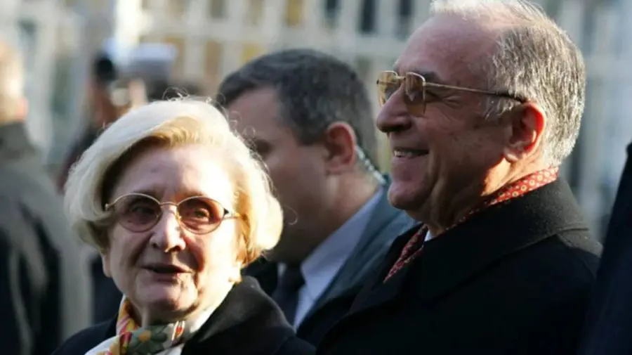 Ce mesaj i-a lăsat Nina Iliescu soțului ei pe coroana de flori