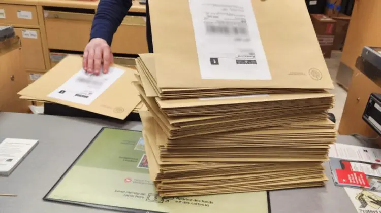 Peste 2500 de cetățeni s-au înregistrat pentru a vota prin corespondență. CEC urmează să verifice toate cererile depuse