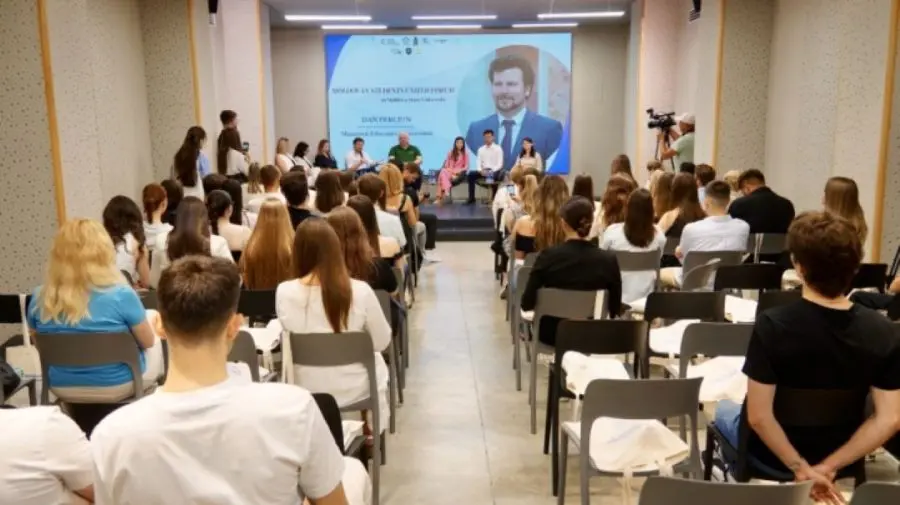 Peste 100 de tineri din țară și diaspora, reuniți la a doua ediție a Forumului „Moldovan Students United”