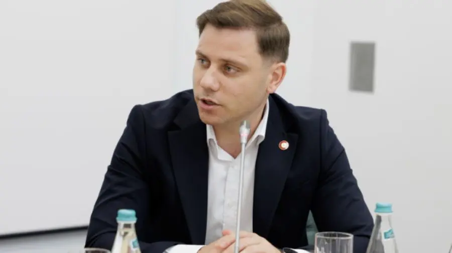 Dumitru Roibu: Conștiința națională trebuie formată încă din școală
