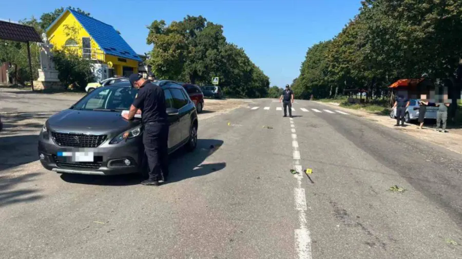 FOTO Accident grav în raionul Rîșcani. O pensionară a murit, după ce a fost lovită de o mașină