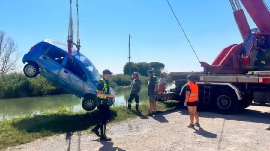 O mașină cu o familie de moldoveni s-a scufundat într-un râu din Italia. Copilul, în stare gravă
