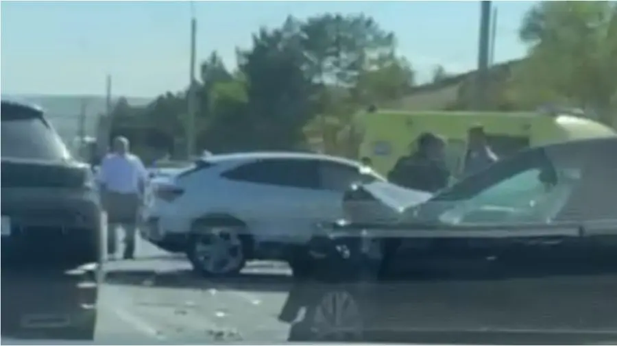 Două mașini s-au tamponat violent pe șoseaua Hîncești. Imagini VIDEO de la fața locului