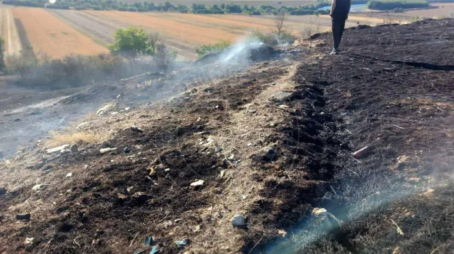 VIDEO Incendiu de proporții în satul Butor din stânga Nistrului. Focul a cuprins 25 de hectare