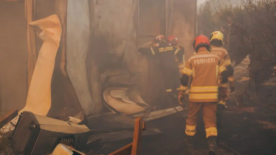 FOTO, VIDEO În acțiune! Pompierii moldoveni, a doua zi pe frontul incendiilor din Grecia