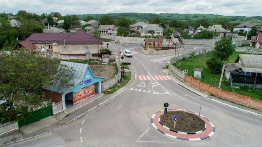 Tragedie la Sadova. Un bărbat a fost găsit fără suflare într-o casă făcută scrum