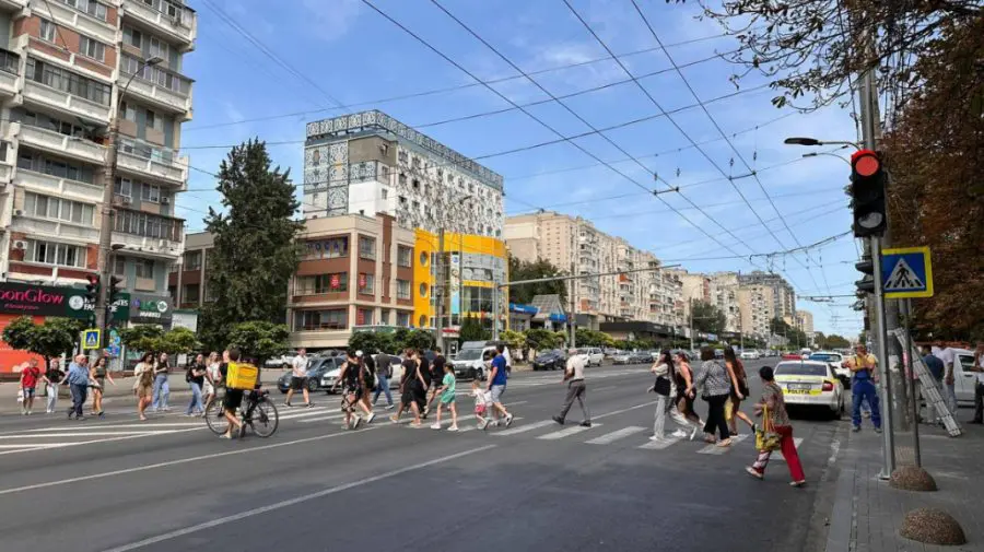 Noi semafoare la o intersecție aglomerată din sectorul Rîșcani al capitalei