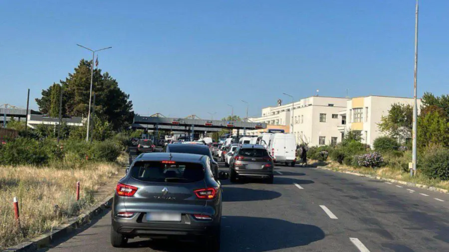 Călători, fiți atenți! Trafic aglomerat la punctele vamale Leușeni și Sculeni, pe sensul de ieșire din Moldova