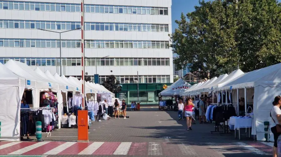 Rechizite, ghiozdane și hăinuțe! Adresele din Capitală unde sunt organizate târguri școlare