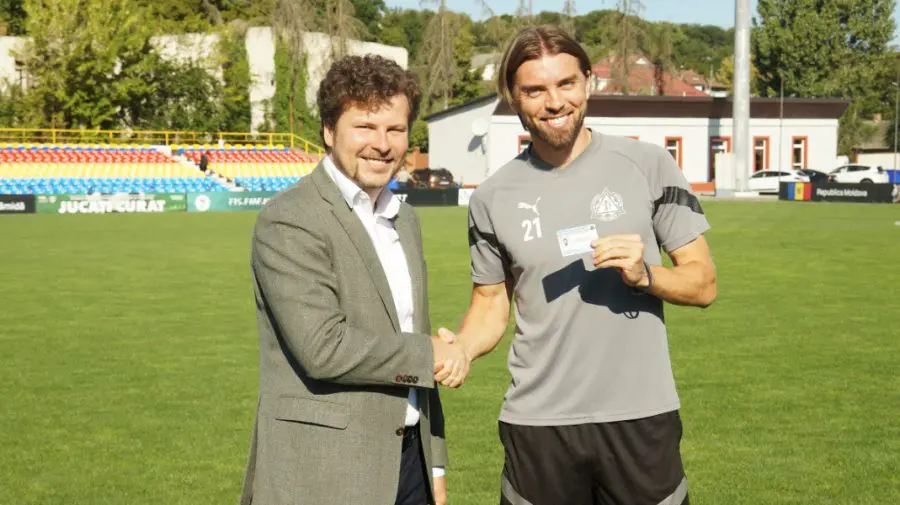 Zece fotbaliști de la Petrocub au primit titlul de Maestru Internațional al Sportului