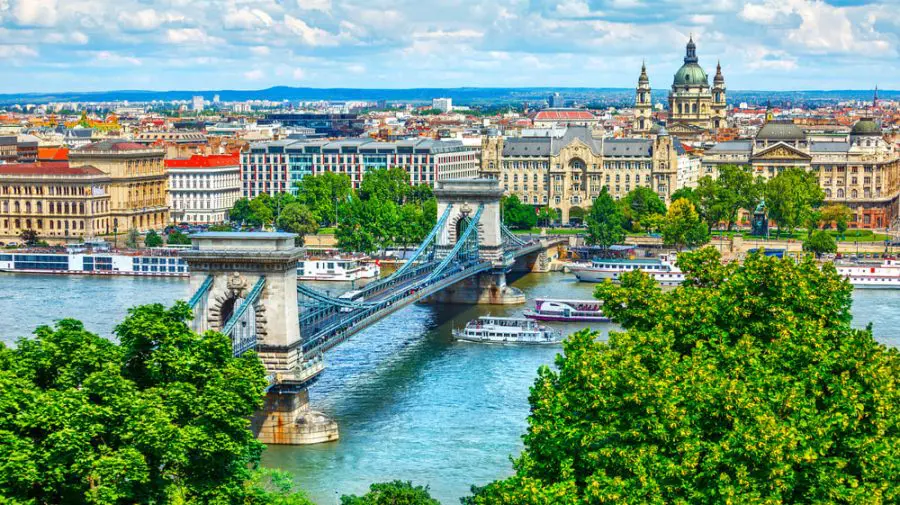 Burse pentru studenții noștri: Moldova și Ungaria vor semna un nou memorandum