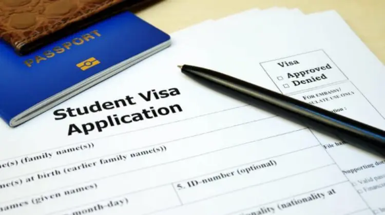 SUA vor să limiteze șederea studenților și jurnaliștilor străini
