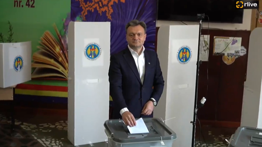 VIDEO „Puterea este în votul nostru onest” – Dorin Recean a votat împreună cu soția sa