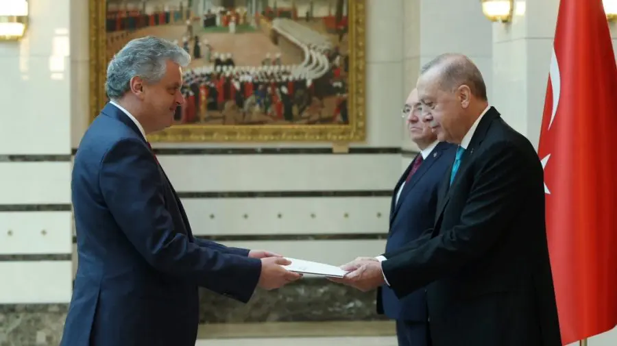 FOTO Noul ambasador al Republicii Moldova în Turcia și soția sa a fost primit de Recep Erdogan