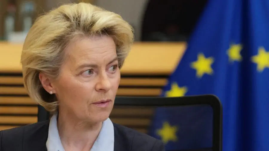 Parlamentul European va dezbate în octombrie două moțiuni de cenzură împotriva Ursulei von der Leyen
