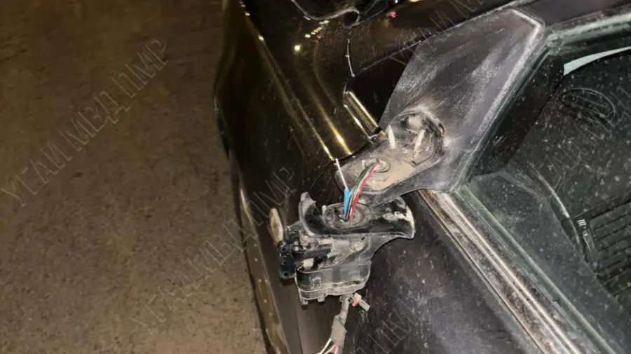 FOTO Un pieton a ajuns la spital după ce a fost lovit de o mașină. Victima era sub influența alcoolului