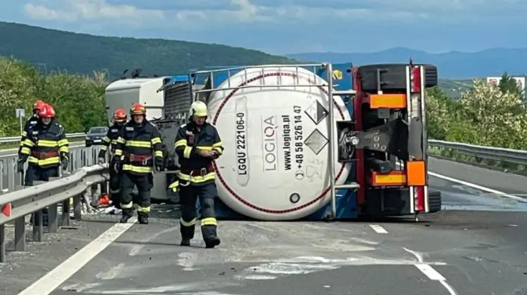 VIDEO Pericol la Vaslui! Un moldovean, rănit după răsturnarea unei cisterne cu gaz metan