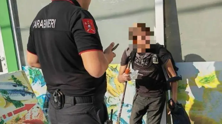 Un bărbat s-a prefăcut că are o dizabilitate ca să cerșească, la Căușeni
